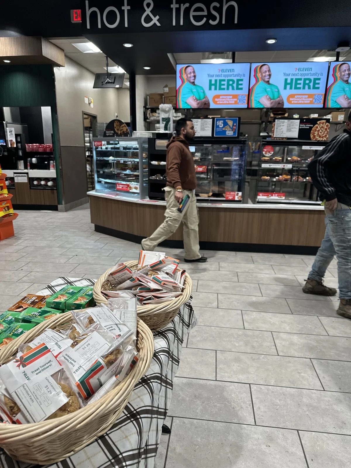 7-Eleven (FM 741) photo