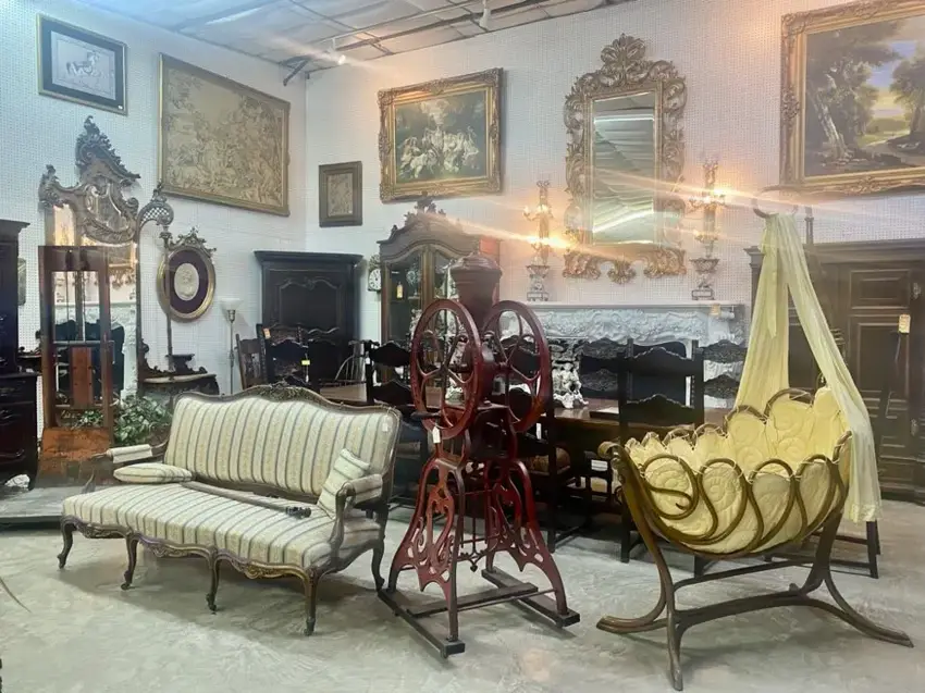 Accent Antiques photo