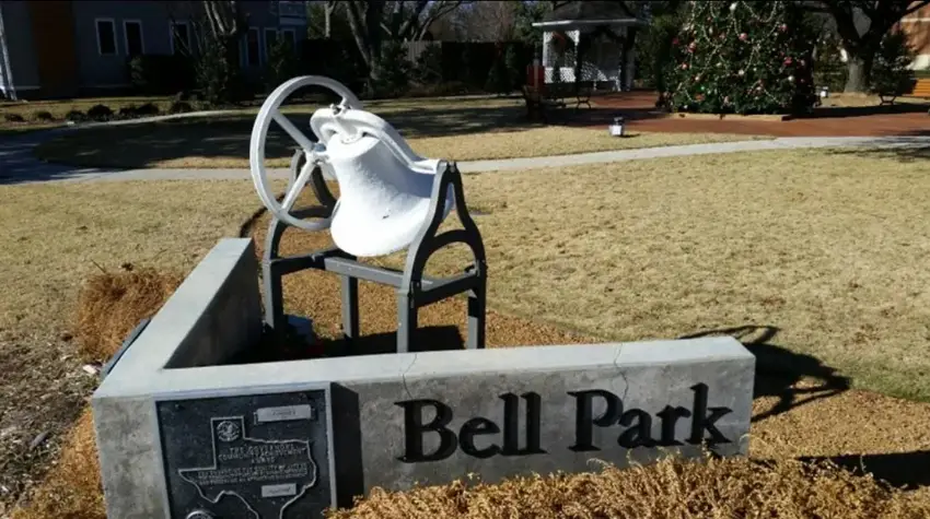 Bell Park & Fountain photo