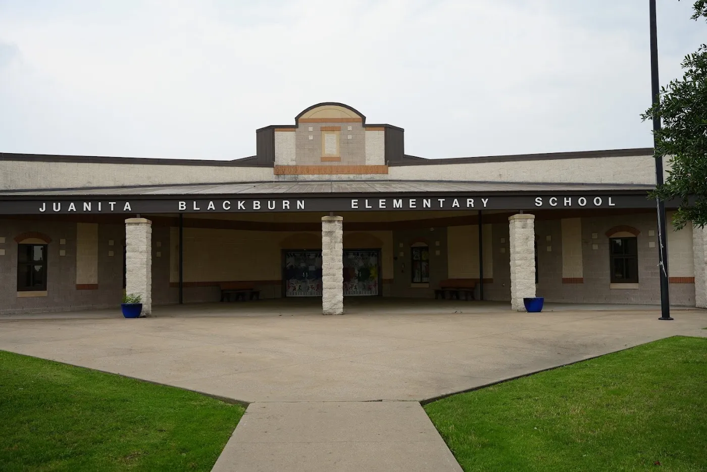 Blackburn Elementary photo