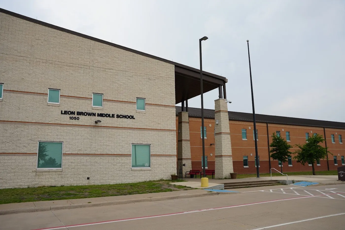 Brown Middle photo