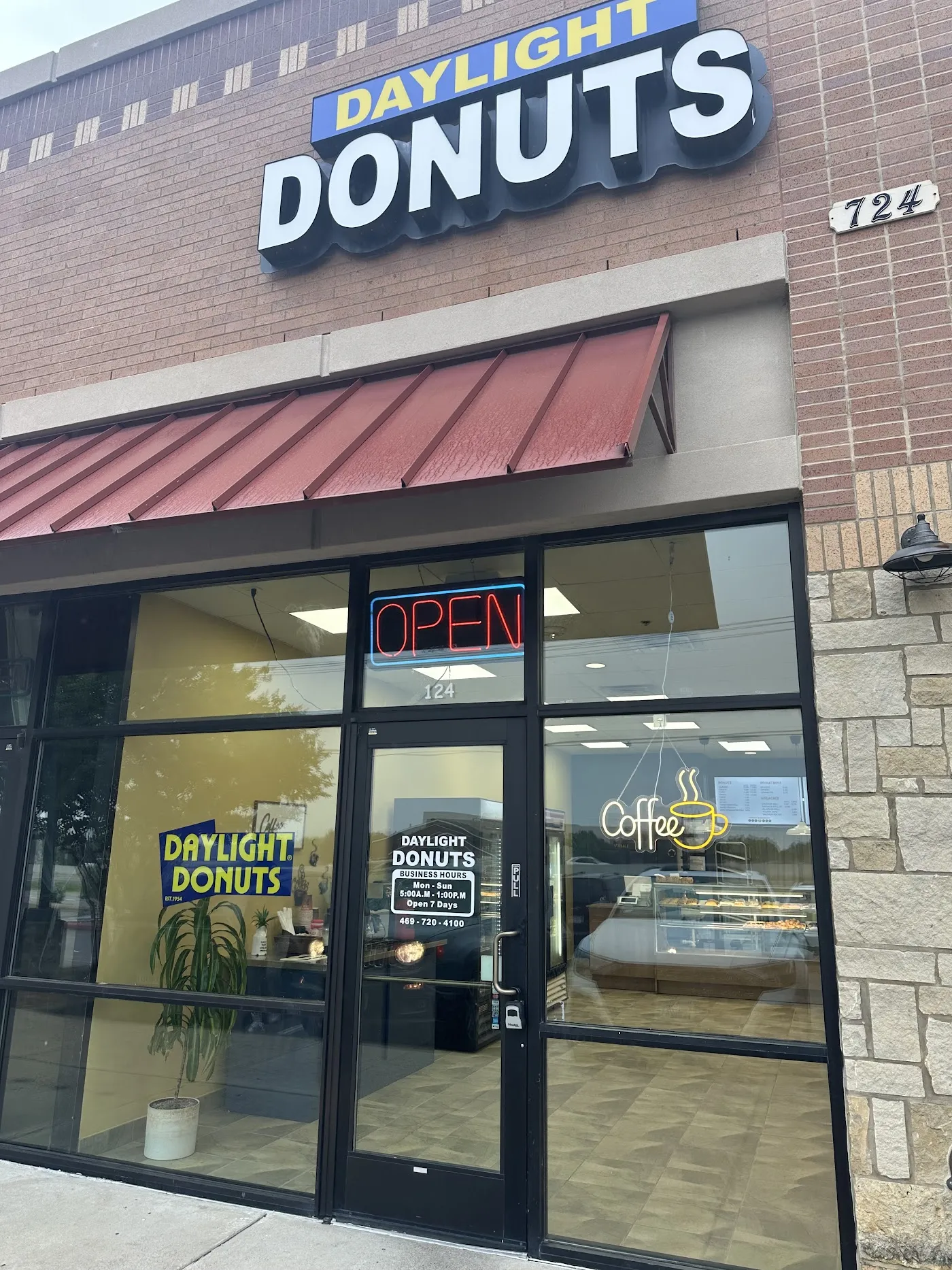 Daylight Donuts photo