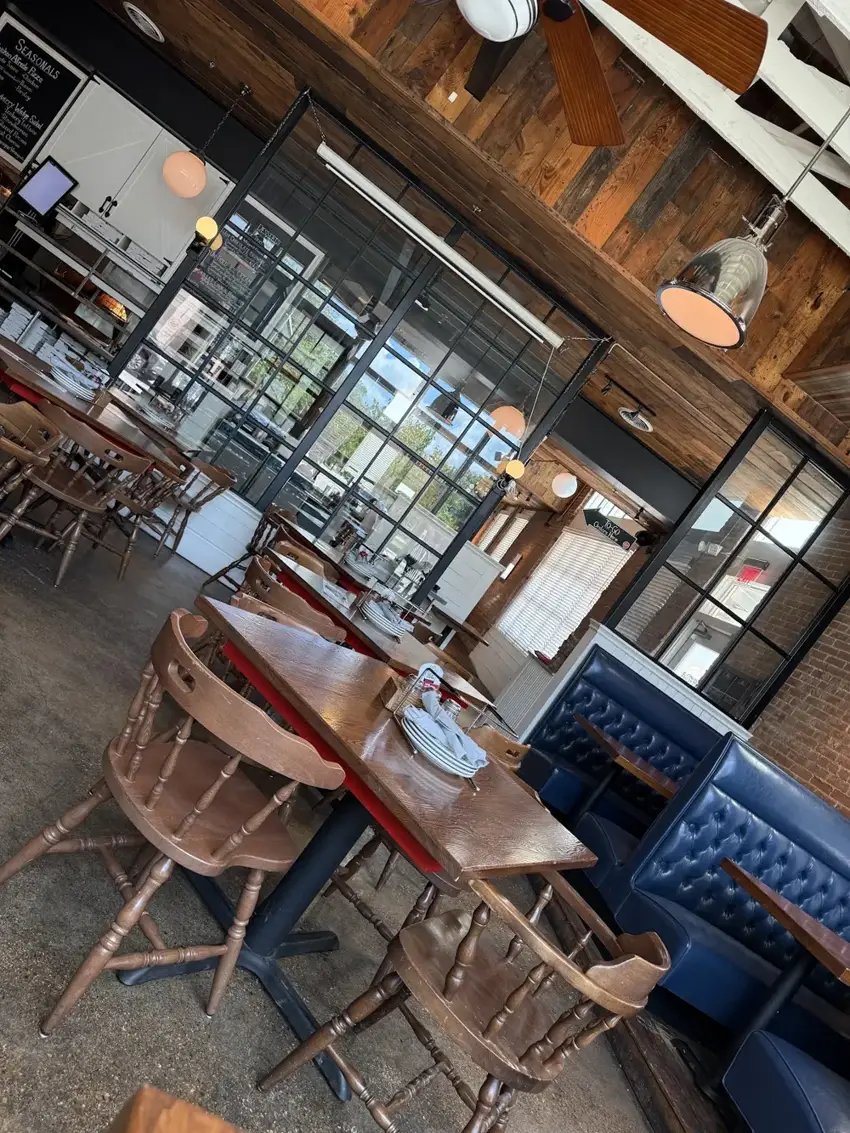 Eno's Pizza Tavern photo