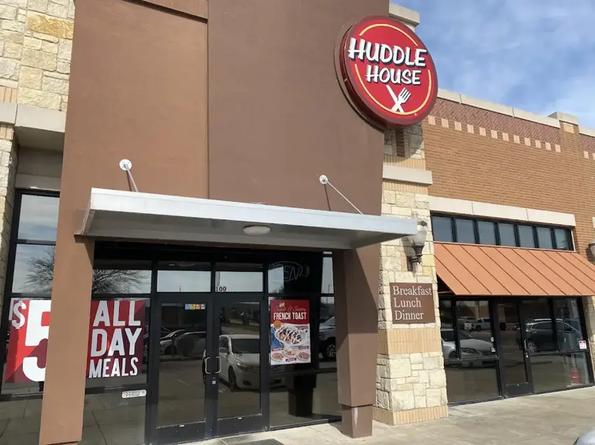 Huddle House photo