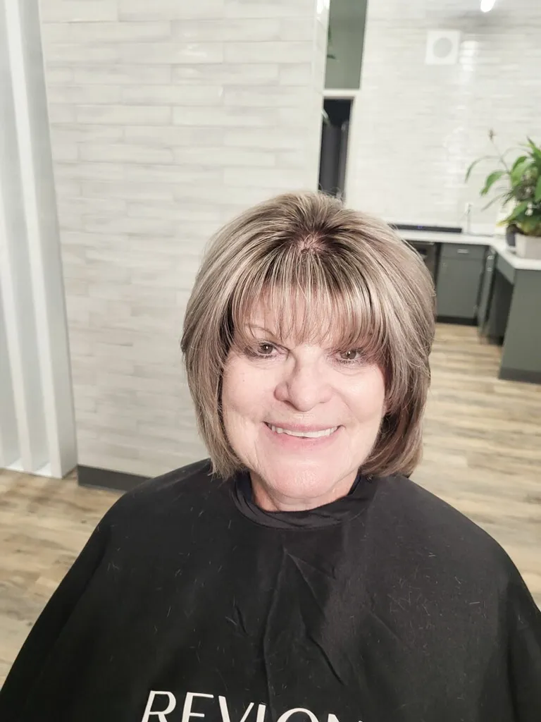 Lizzy's Salon photo