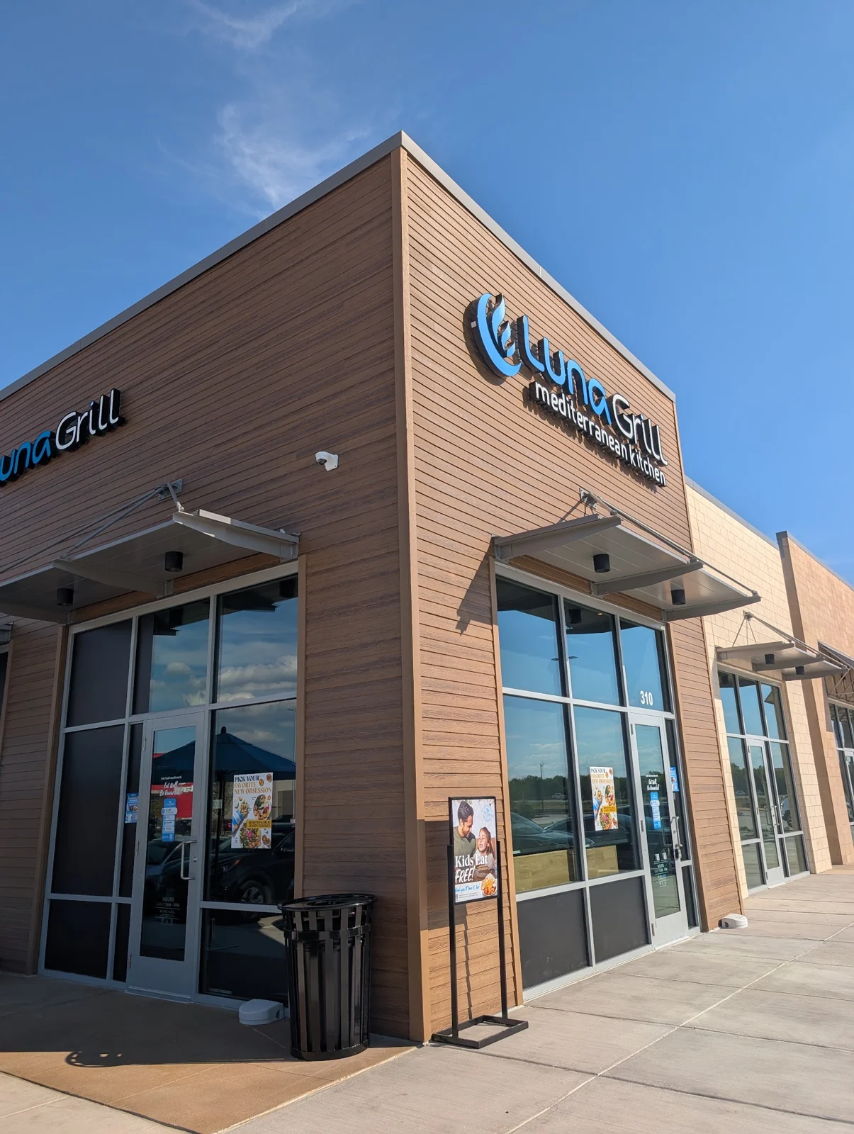 Luna Grill photo