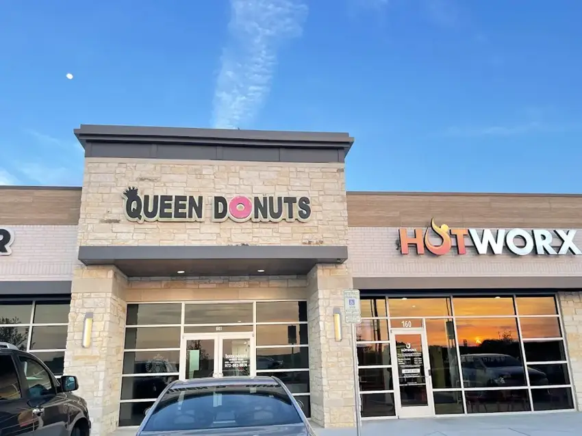 Queen Donuts photo